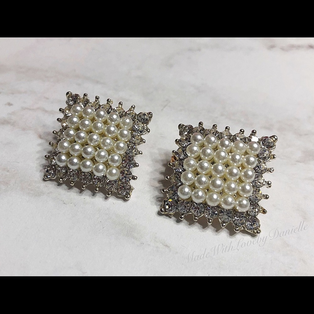 Vintage pearl earrings